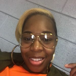 Meet your Posher, Crystal